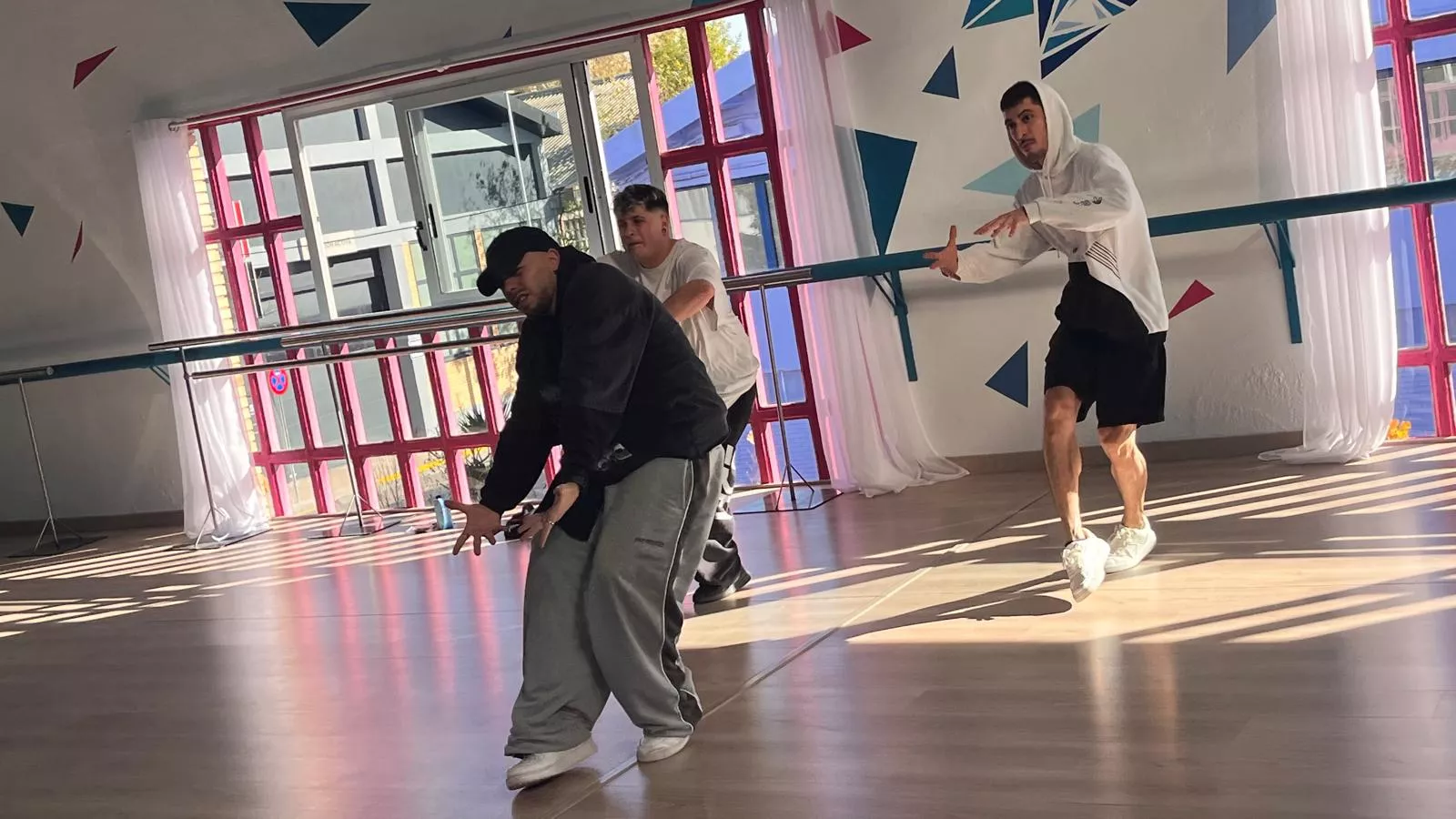 Participantes en el tercer Cupra Dance Camp en Espacio Danza de Huesca. Foto Mercedes Manterola