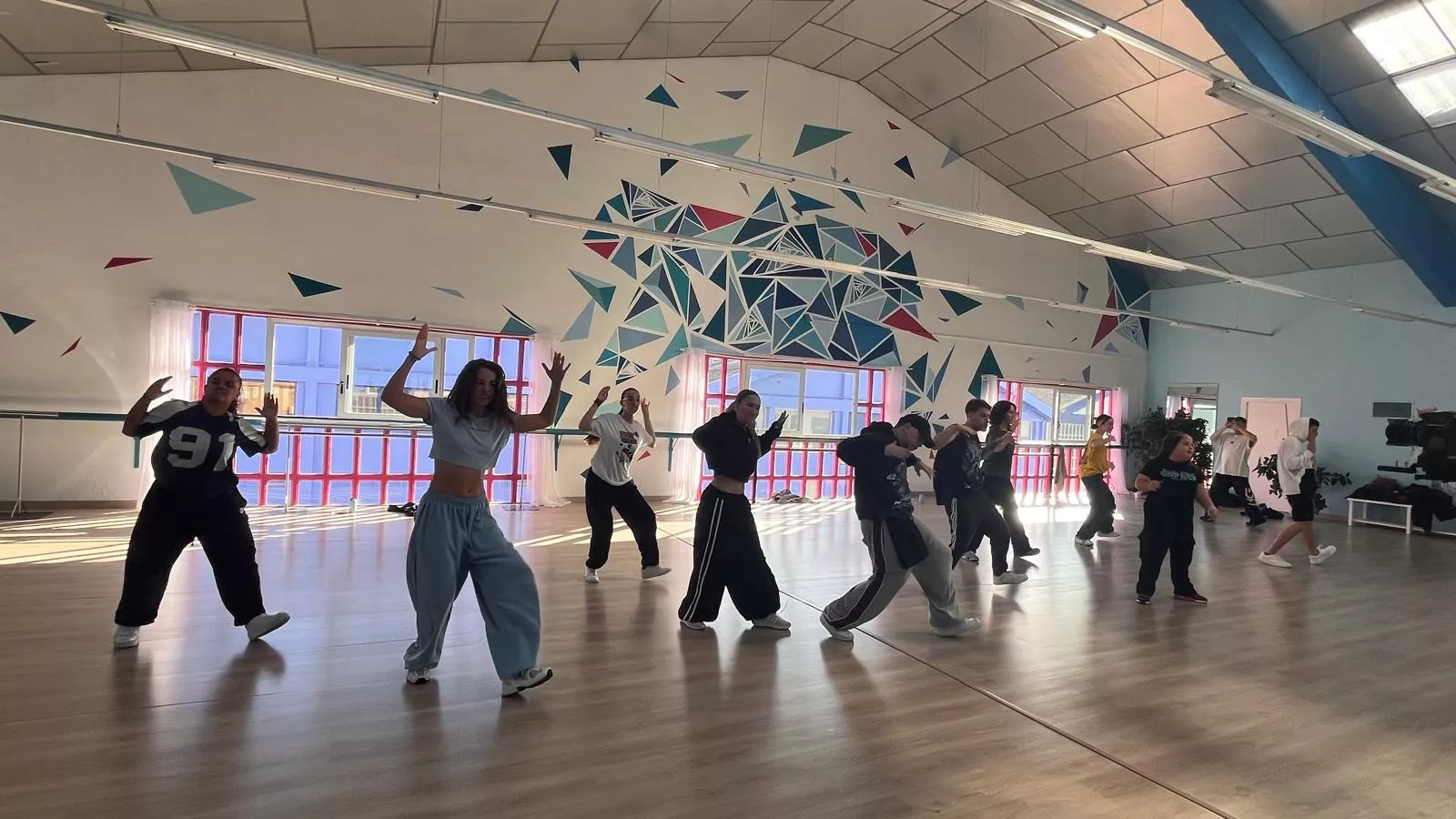 Participantes en el tercer Cupra Dance Camp en Espacio Danza de Huesca. Foto Mercedes Manterola