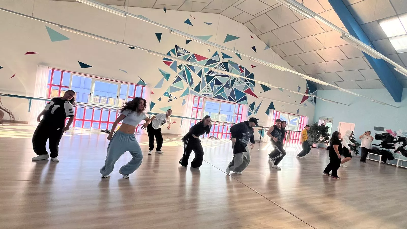 Participantes en el tercer Cupra Dance Camp en Espacio Danza de Huesca. Foto Mercedes Manterola