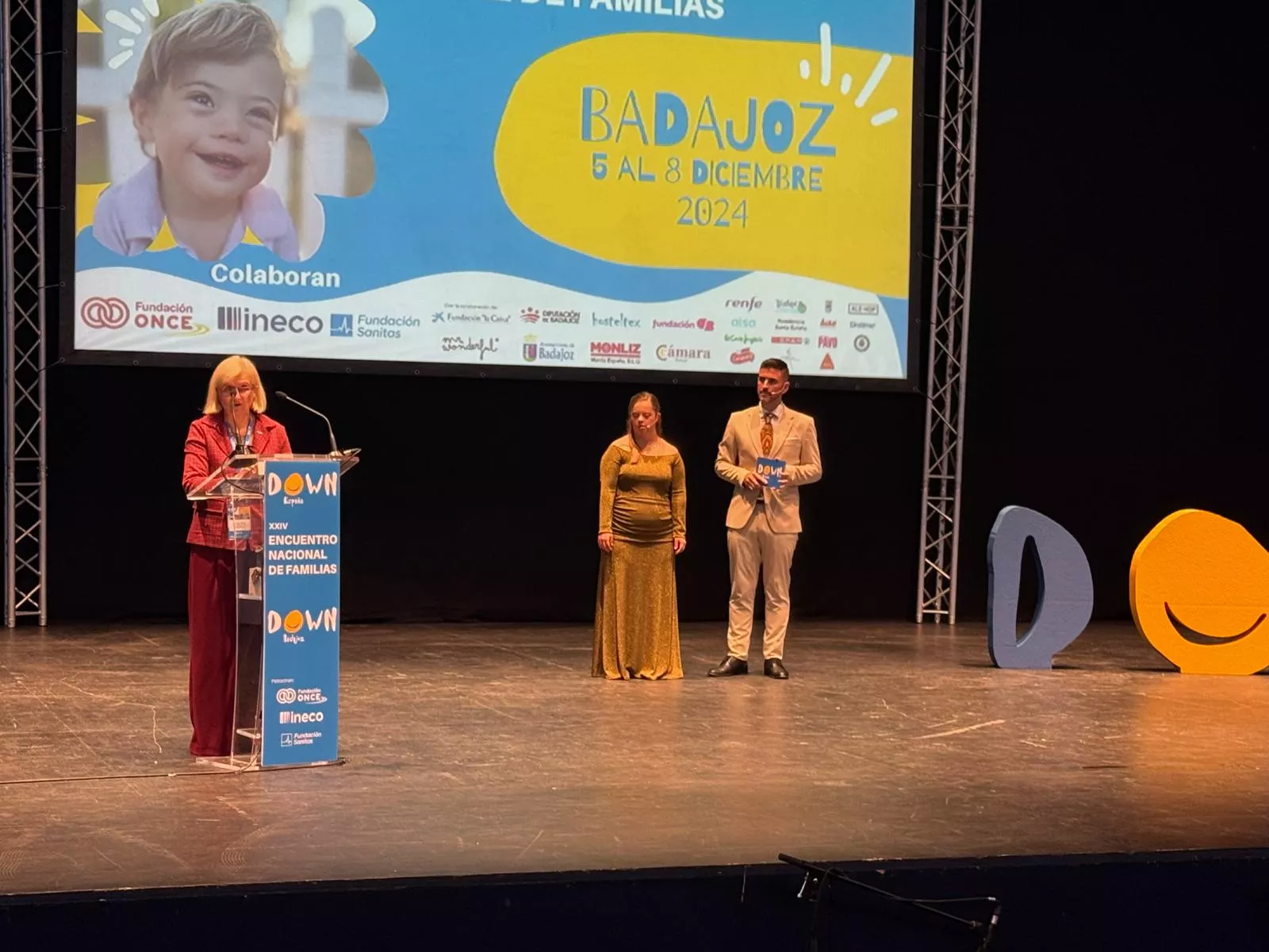 Nieves Doz en la inauguración del Encuentro de Familias de personas con Síndrome de Down en Badajoz Nieves Doz en la inauguración del Encuentro de Familias de personas con Síndrome de Down en Badajoz