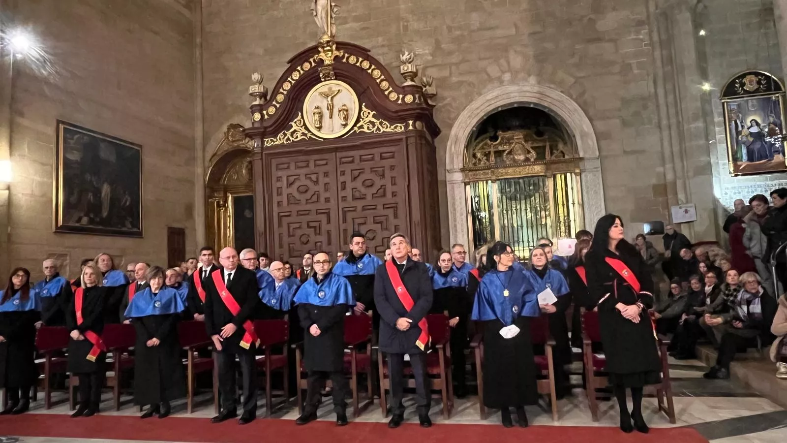 El canto del Tota Pulchra llena de emoción la Catedral de Huesca. Foto Mercedes Manterola
