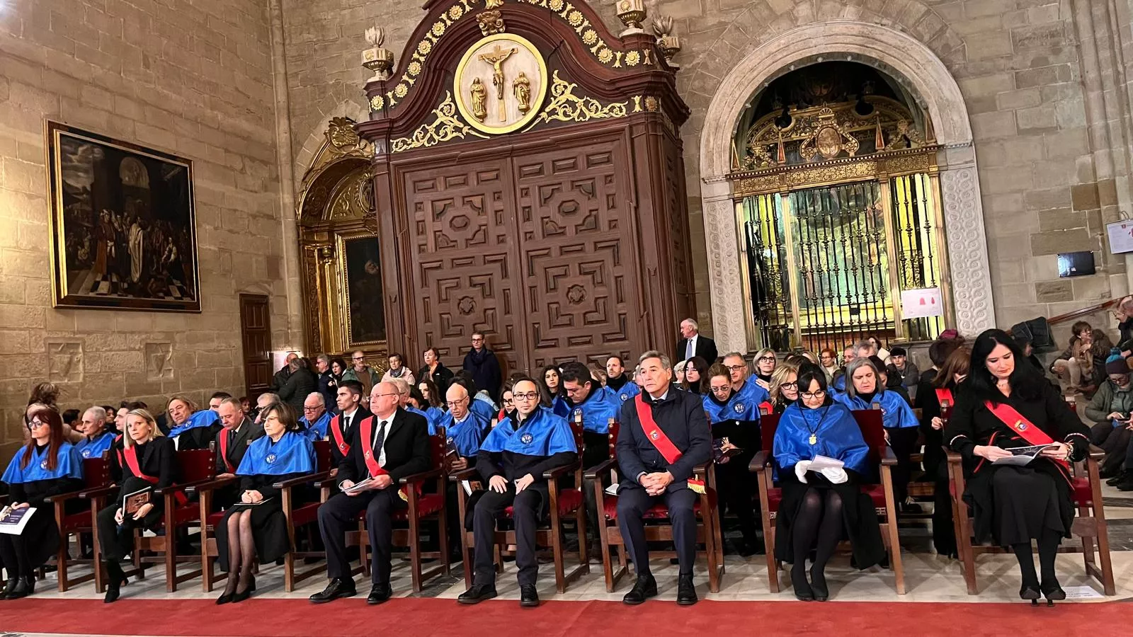 El canto del Tota Pulchra llena de emoción la Catedral de Huesca. Foto Mercedes Manterola