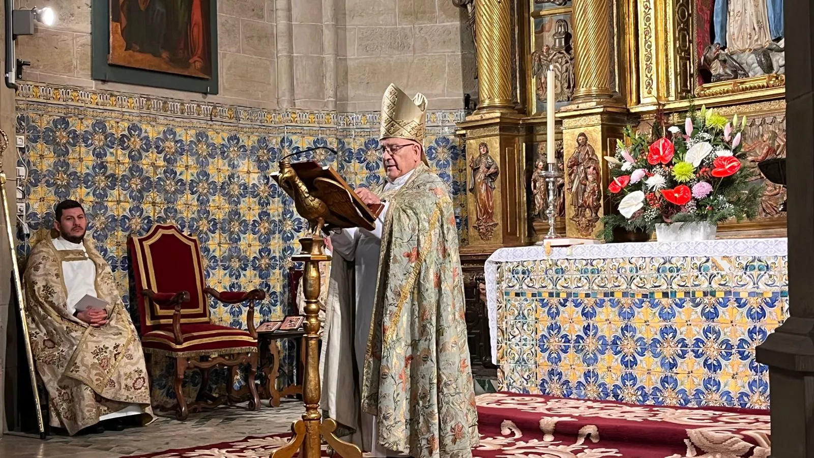 El canto del Tota Pulchra llena de emoción la Catedral de Huesca. Foto Mercedes Manterola
