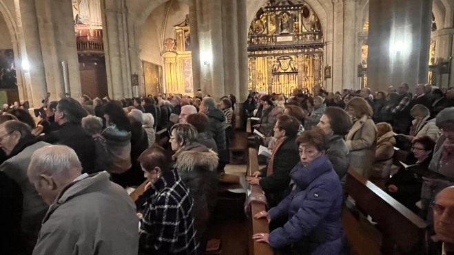 El canto del Tota Pulchra llena de emoción la Catedral de Huesca. Foto Mercedes Manterola El canto del Tota Pulchra llena de emoción la Catedral de Huesca. Foto Mercedes Manterola