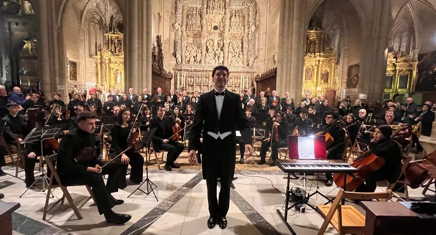 El canto del Tota Pulchra llena de emoción la Catedral de Huesca. Foto Mercedes Manterola