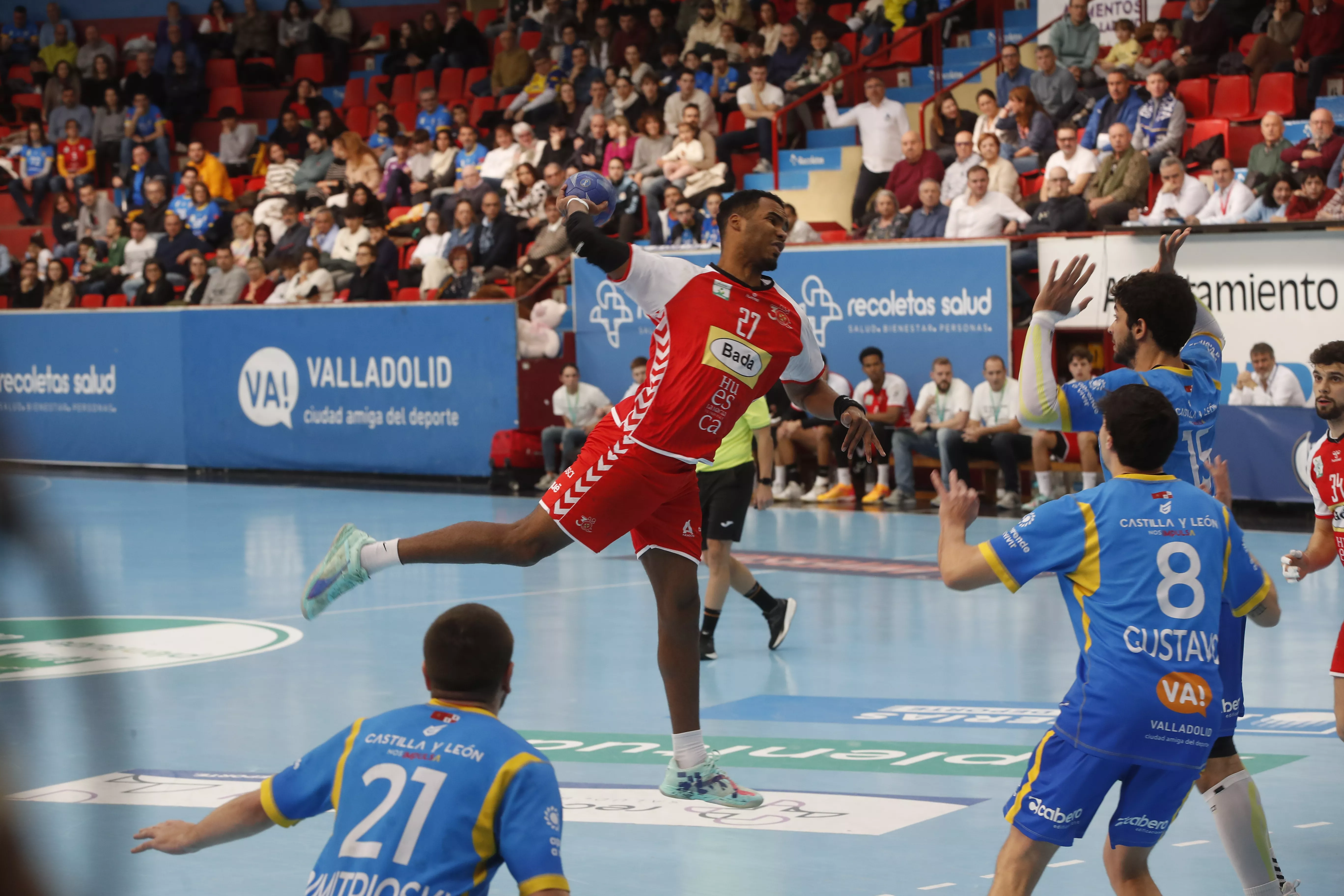 Frank Cordiés dispara contra Valladolid. Pena máxima para Bada. Foto Raúl Asensio