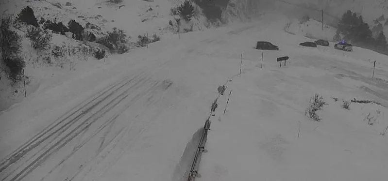 Acceso a Candanchú el domingo por la tarde.