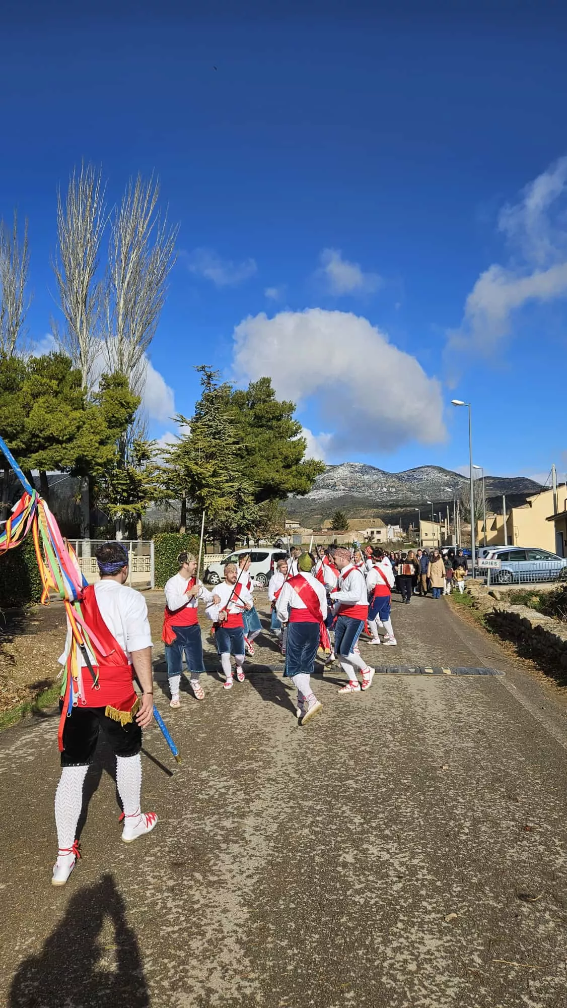 Dance de Apiés en la fiesta de la Inmaculada