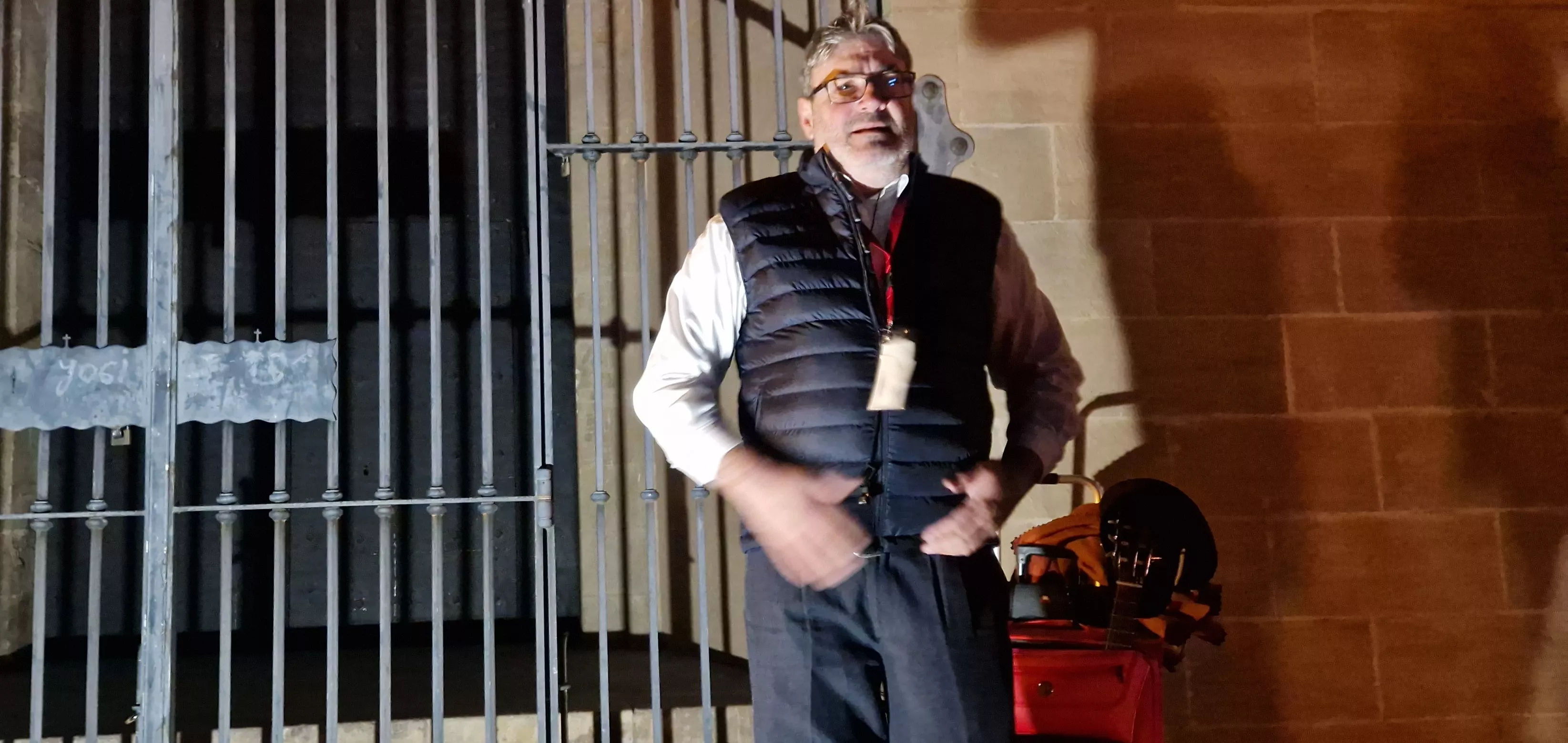 Elena Gómez Zazurca y Kike Lera han pilotado el viaje turístico Aerolíneas por el centro de Huesca. Foto Myriam Martínez 