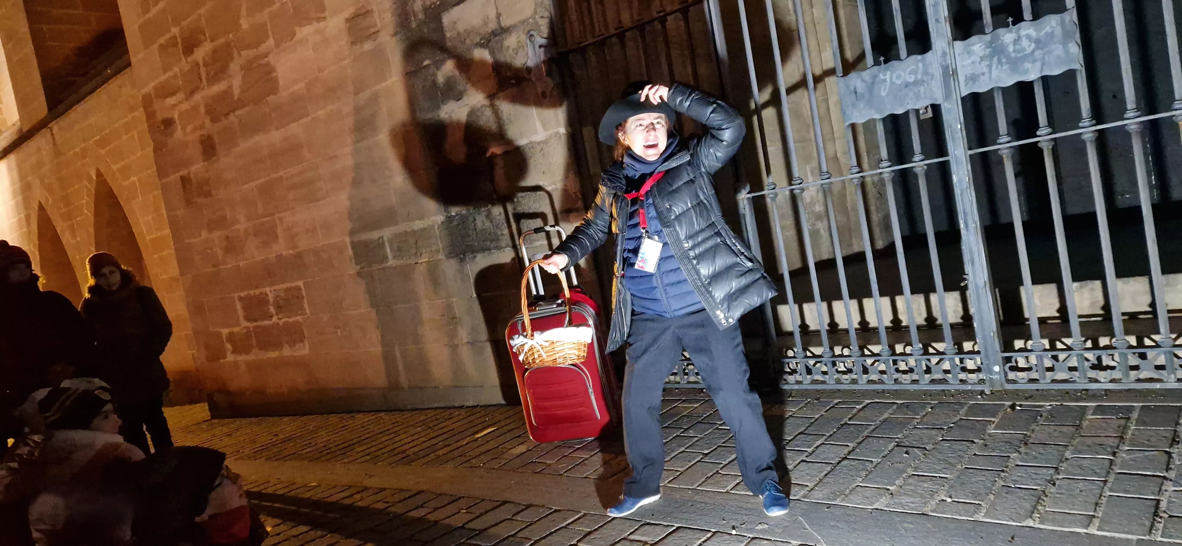 Elena Gómez Zazurca y Kike Lera han pilotado el viaje turístico Aerolíneas por el centro de Huesca. Foto Myriam Martínez 