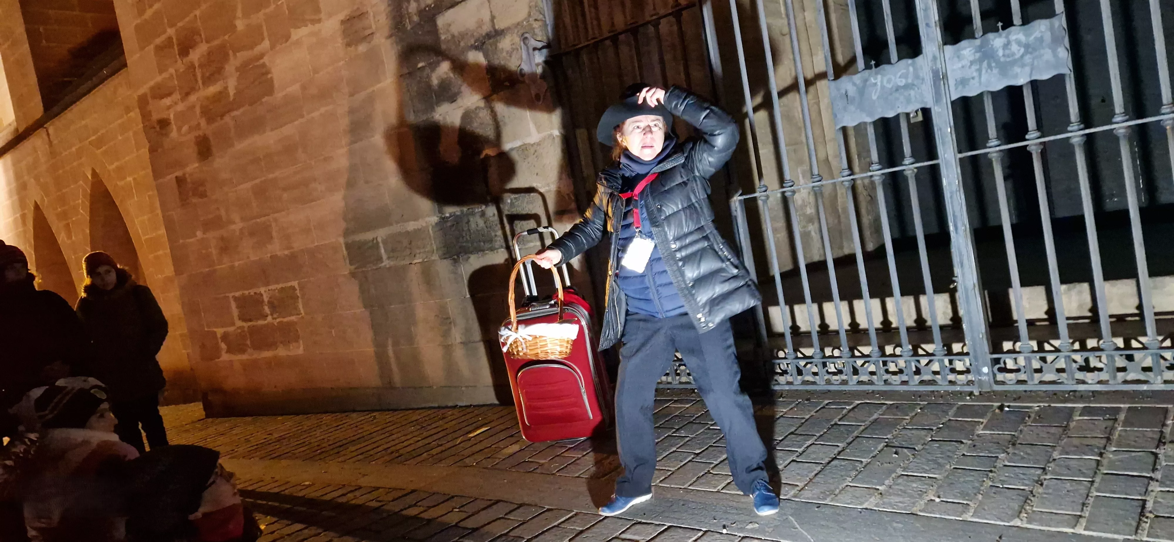 Elena Gómez Zazurca y Kike Lera han pilotado el viaje turístico Aerolíneas por el centro de Huesca. Foto Myriam Martínez 
