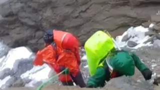 Rescate a contrarreloj en una pared de difícil acceso, en las inmediaciones del Pico Pineta. Rescate a contrarreloj en una pared de difícil acceso, en las inmediaciones del Pico Pineta.