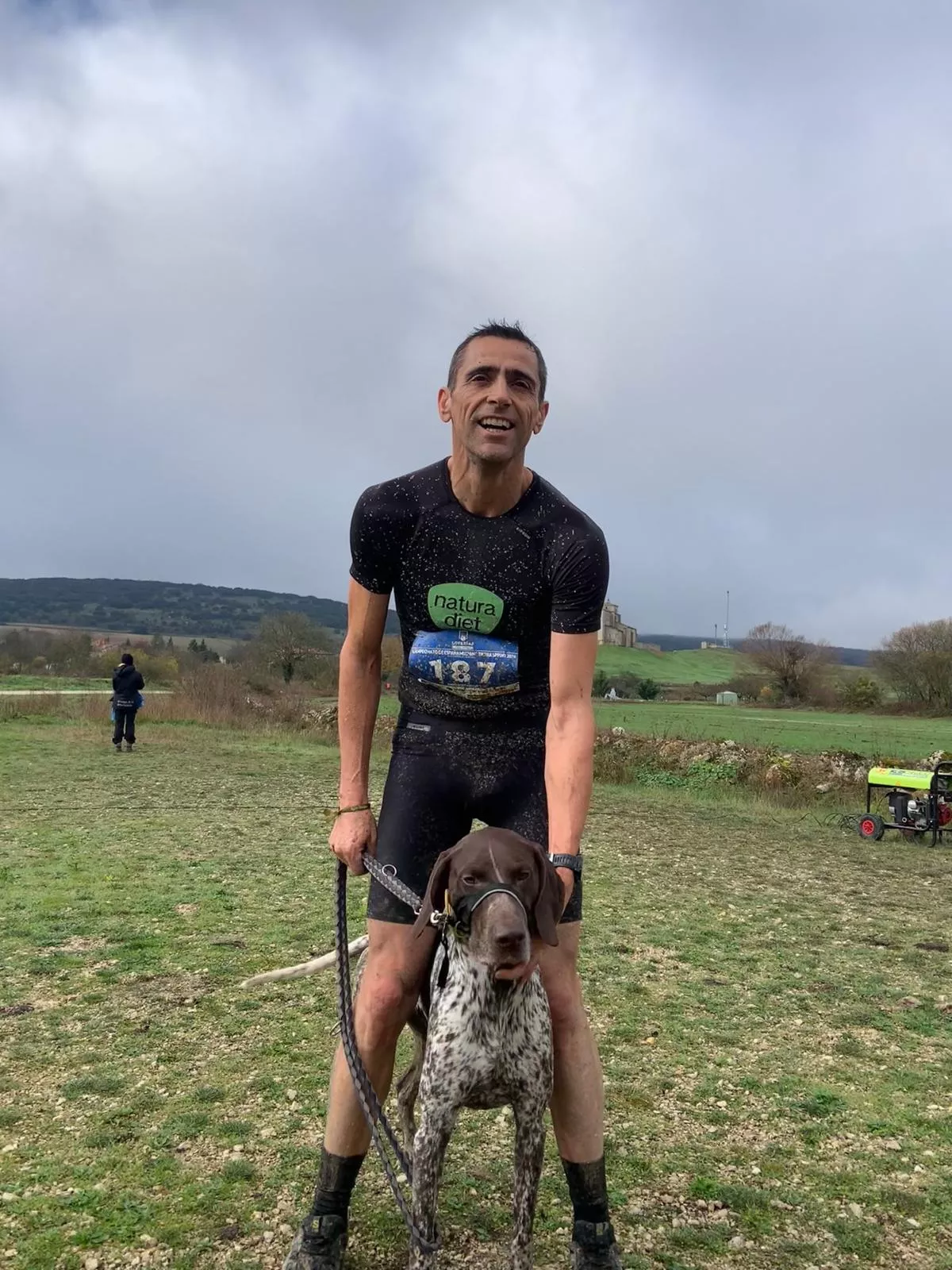 David Eced, con su perro Nico