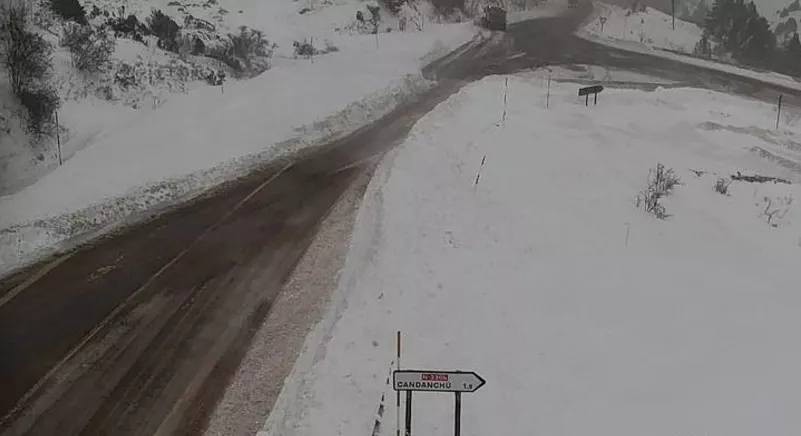 Acceso a Candanchú este lunes.