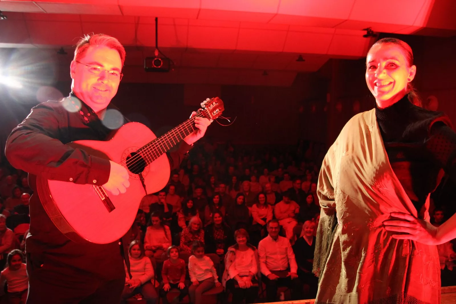 Primera Gala de artistas locales de Robres. Foto Carlos Neofato