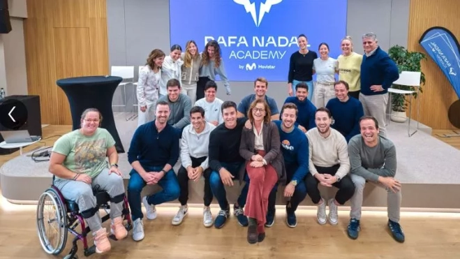 Foto de familia de los participantes en el Programa. Foto de familia de los participantes en el Programa.