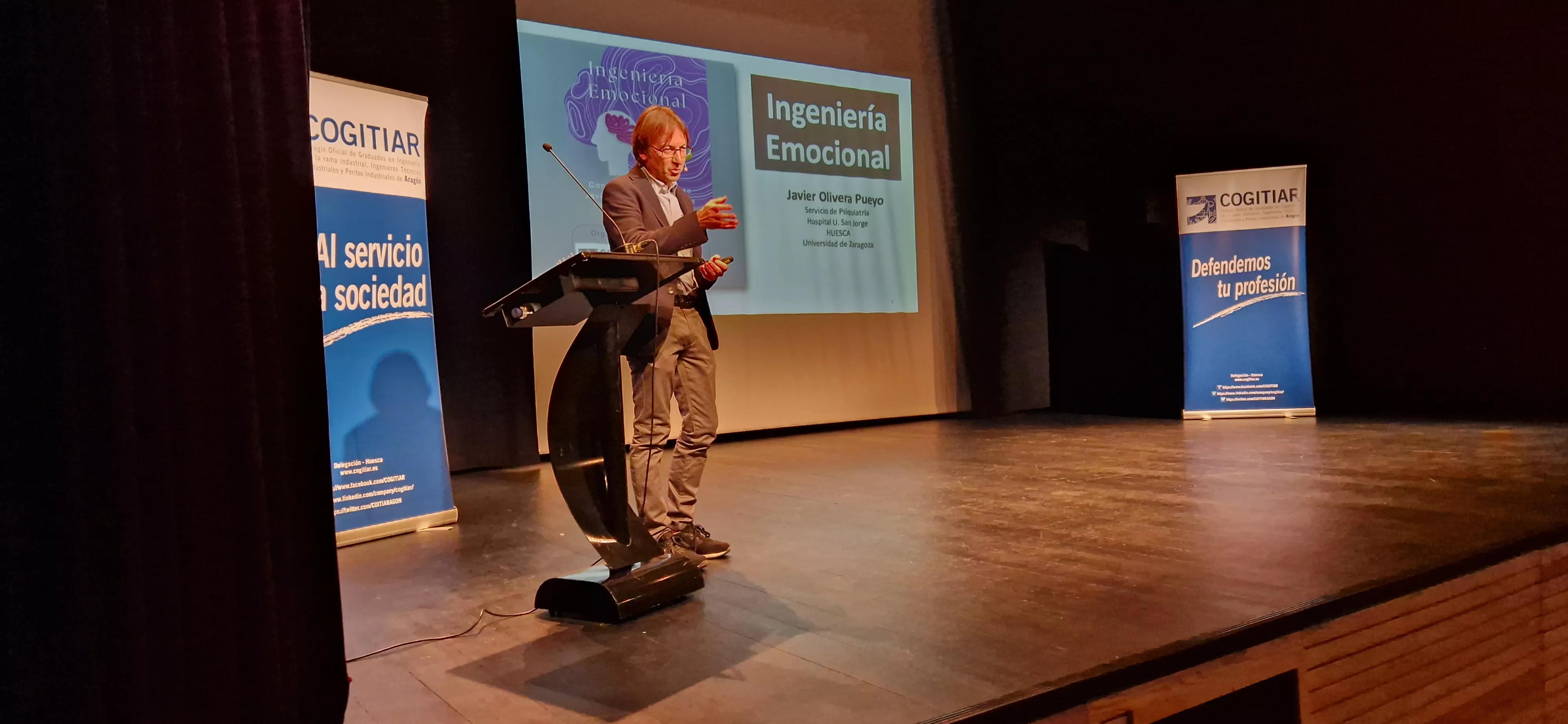 Conferencia de Javier Olivera, la "Ingeniería emocional". Foto Myriam Martínez