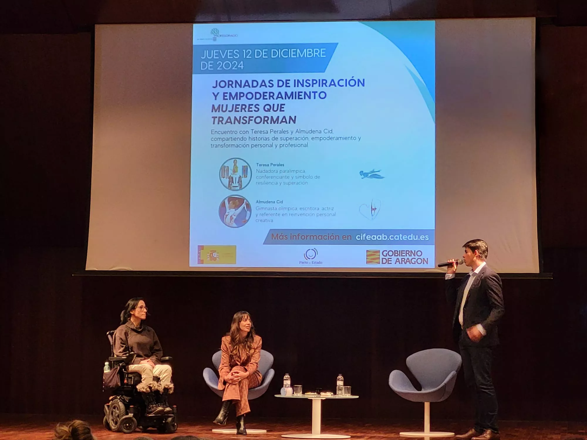 Teresa Perales y Almudena Cid, este jueves en Huesca. Foto: Adrián Mora