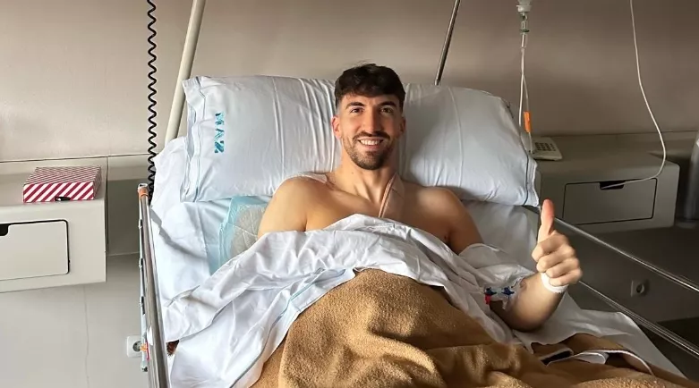 Javi Pérez, centrocampista del Huesca, operado con éxito