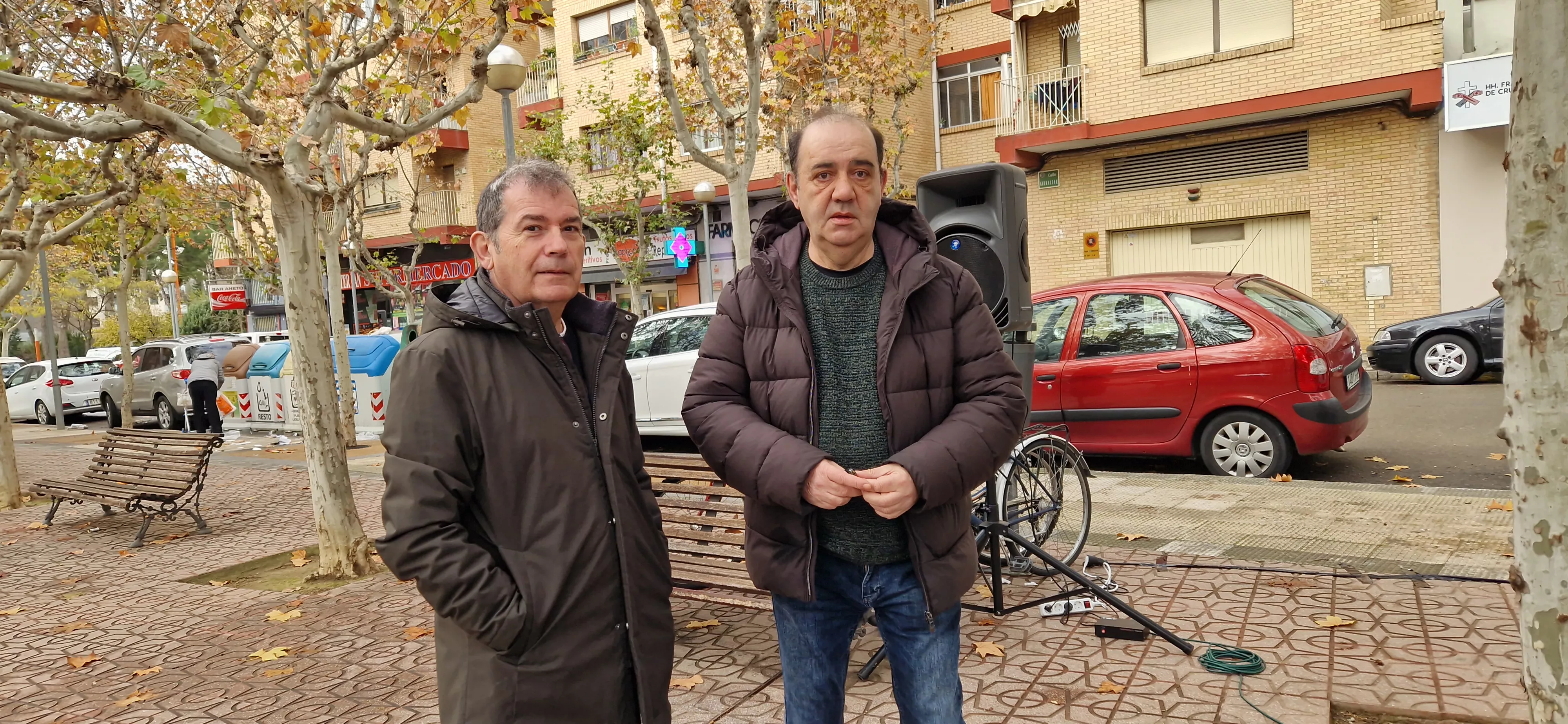 Presentación de los abetos navideños decorados por Cadis Huesca. Foto Myriam Martínez