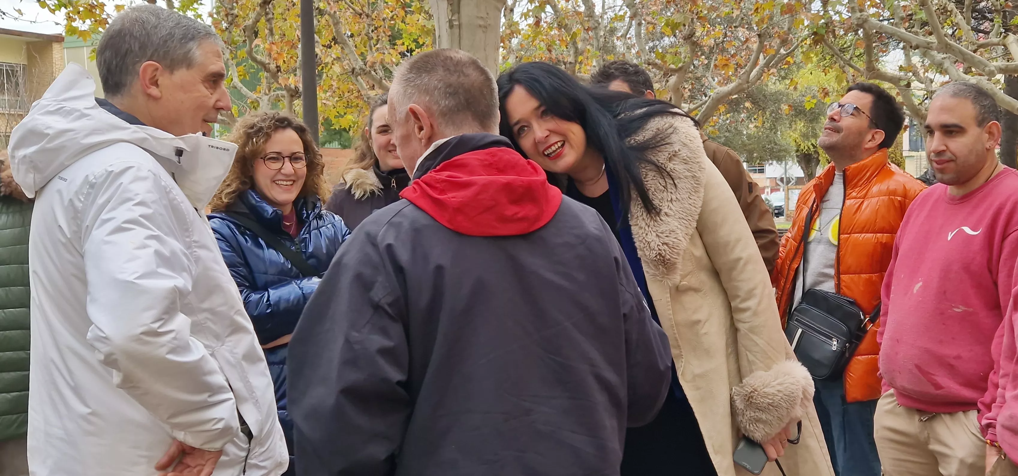 Presentación de los abetos navideños decorados por Cadis Huesca. Foto Myriam Martínez