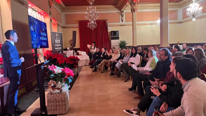 Luis Larrodera presentó el brindis del Comercio. Luis Larrodera presentó el brindis del Comercio.