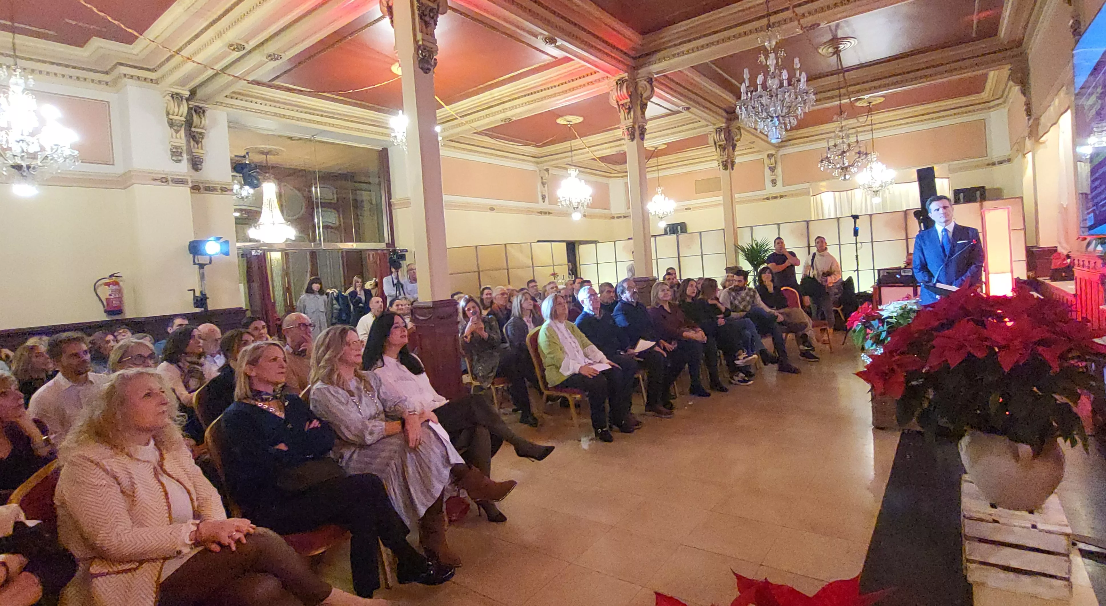 Brindis Solidario de la Asociación de Comerciantes de Huesca. Foto Mercedes Manterola