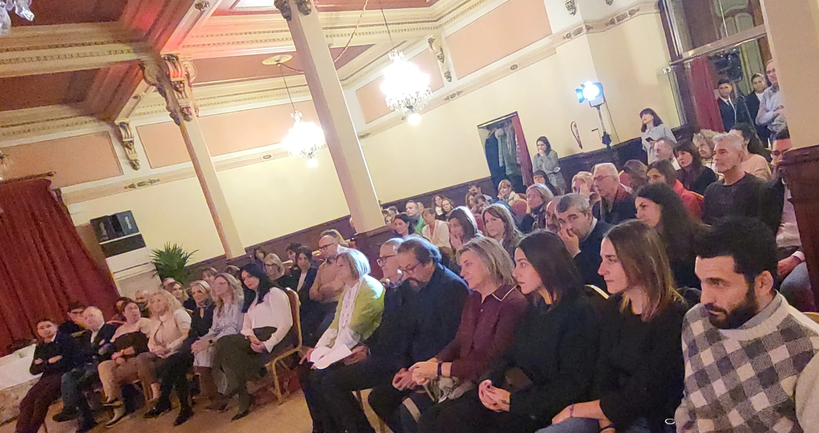 Brindis Solidario de la Asociación de Comerciantes de Huesca. Foto Mercedes Manterola