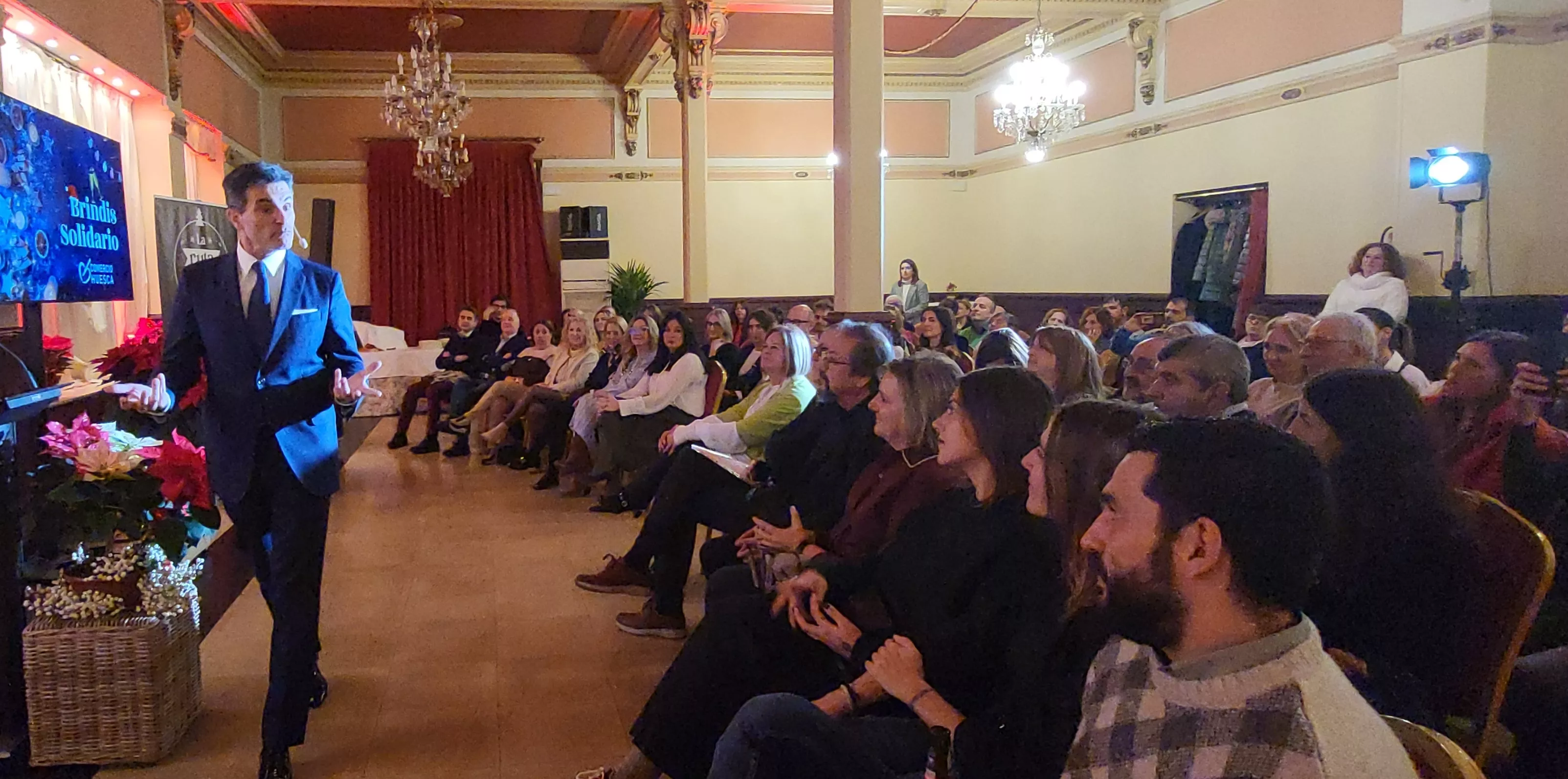 Brindis Solidario de la Asociación de Comerciantes de Huesca. Foto Mercedes Manterola