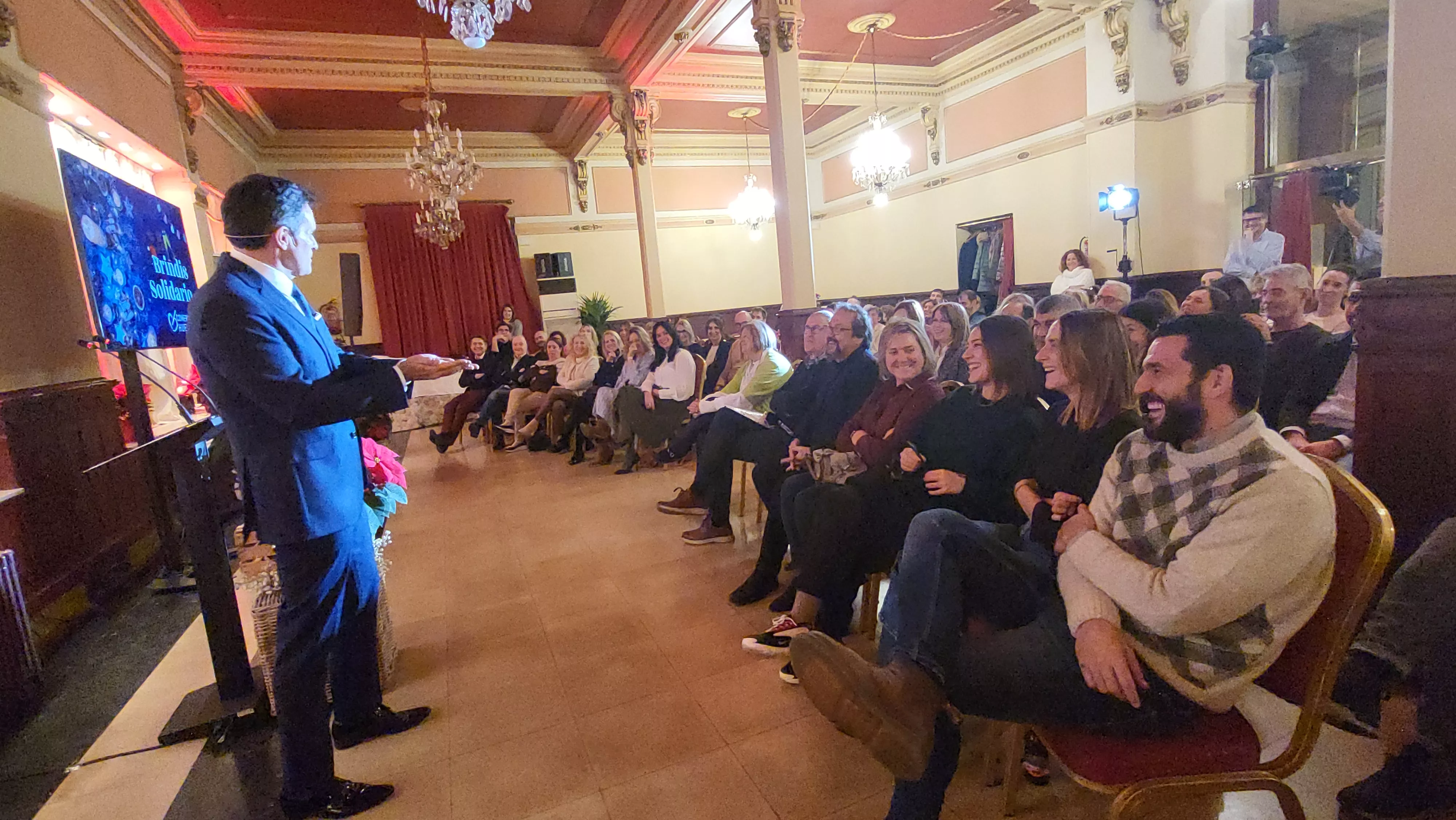 Brindis Solidario de la Asociación de Comerciantes de Huesca. Foto Mercedes Manterola