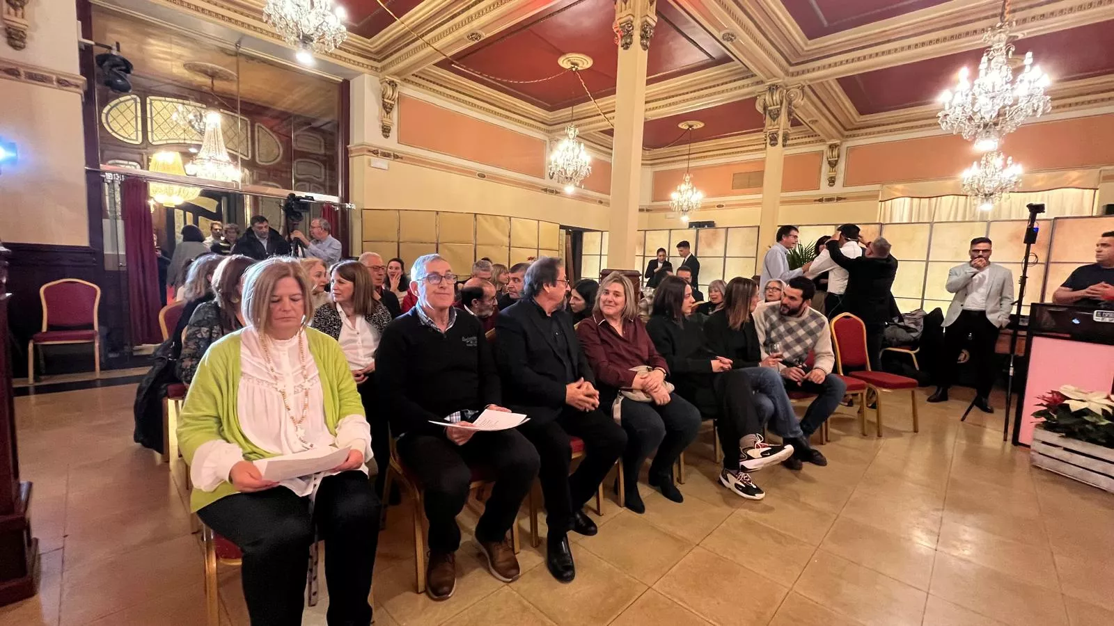 Brindis Solidario de la Asociación de Comerciantes de Huesca. Foto Mercedes Manterola