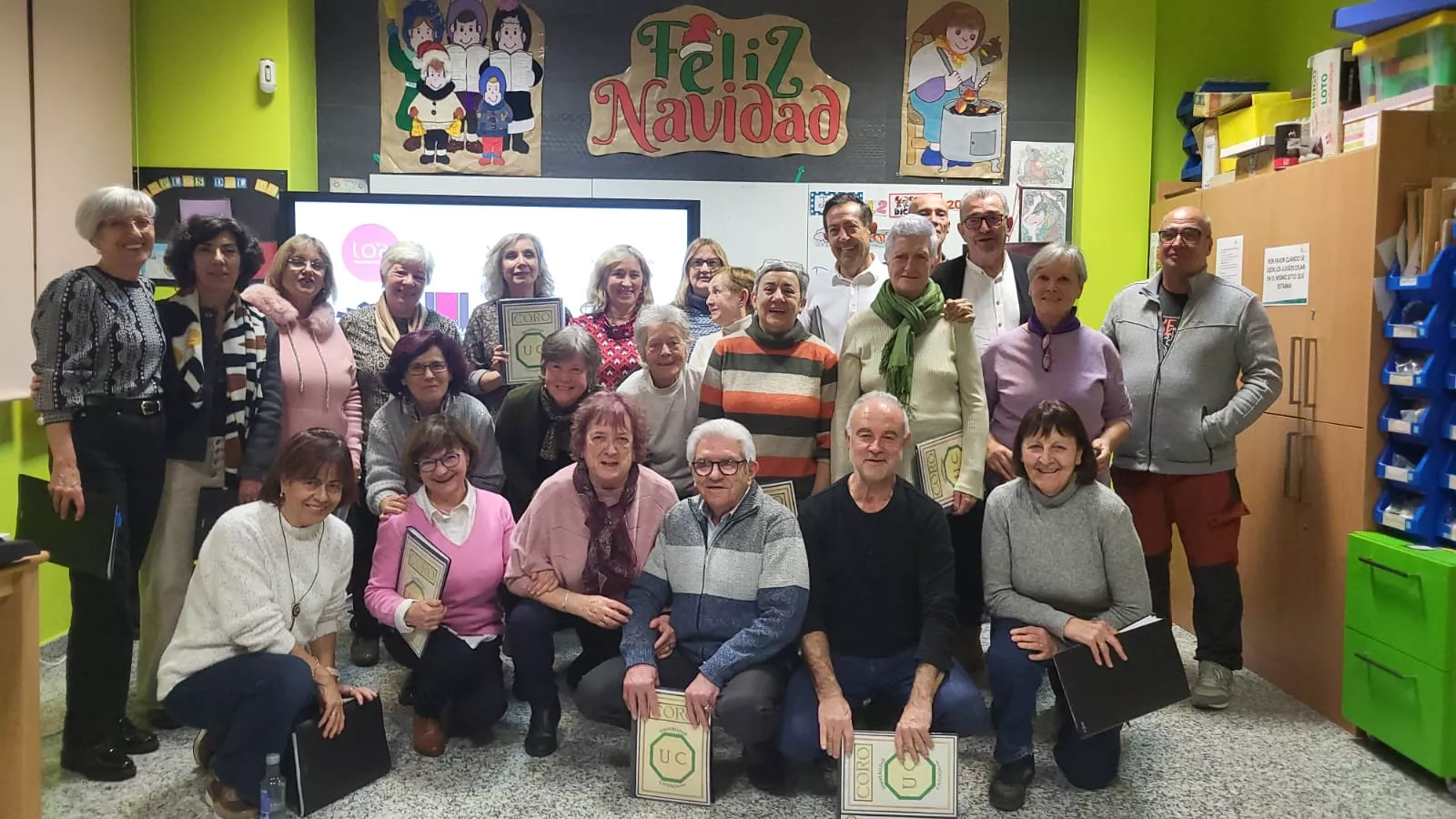 Brindis Navideño de Alzheimer Huesca en el Centro Recuerdos