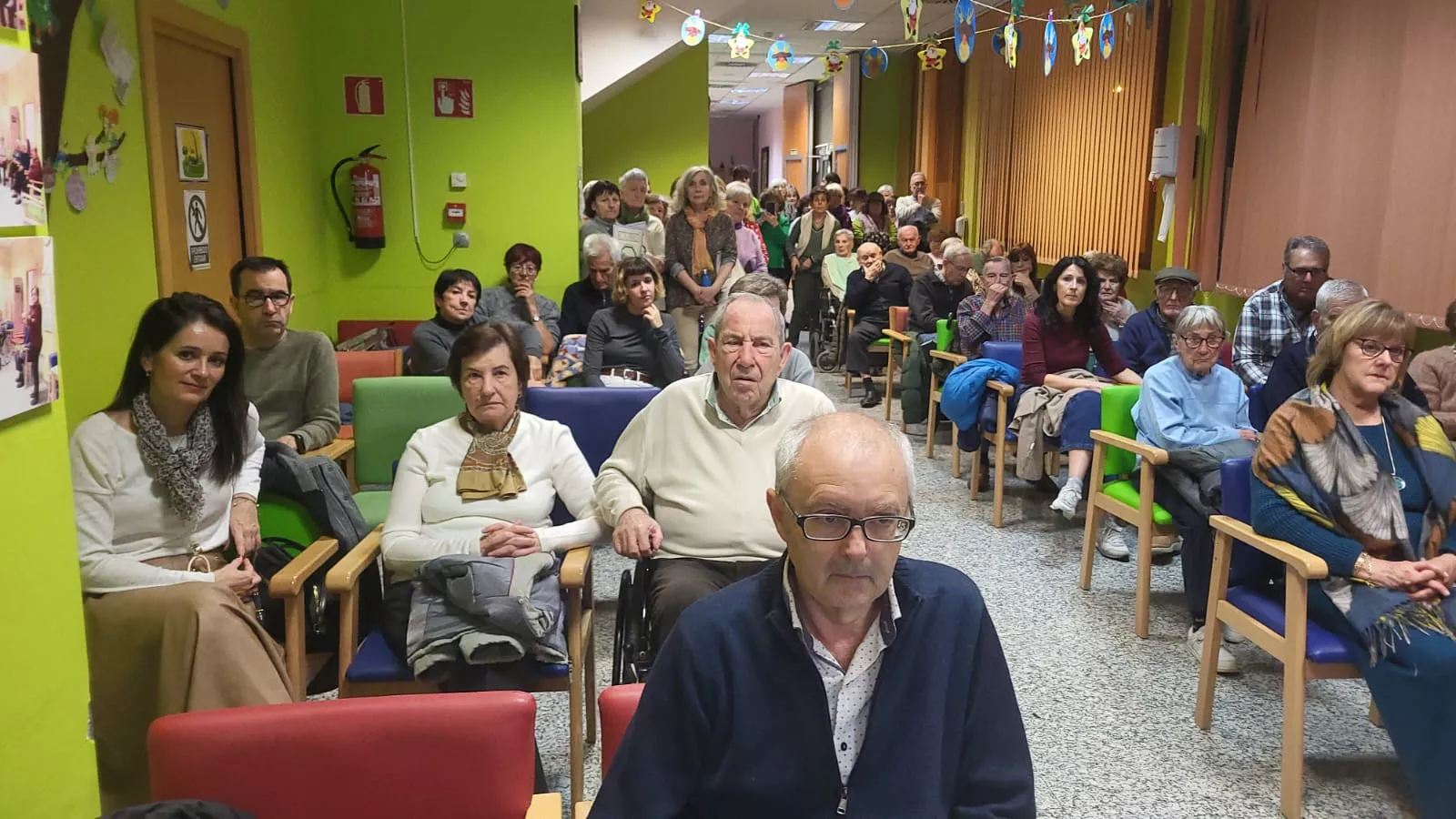 Brindis Navideño de Alzheimer Huesca en el Centro Recuerdos