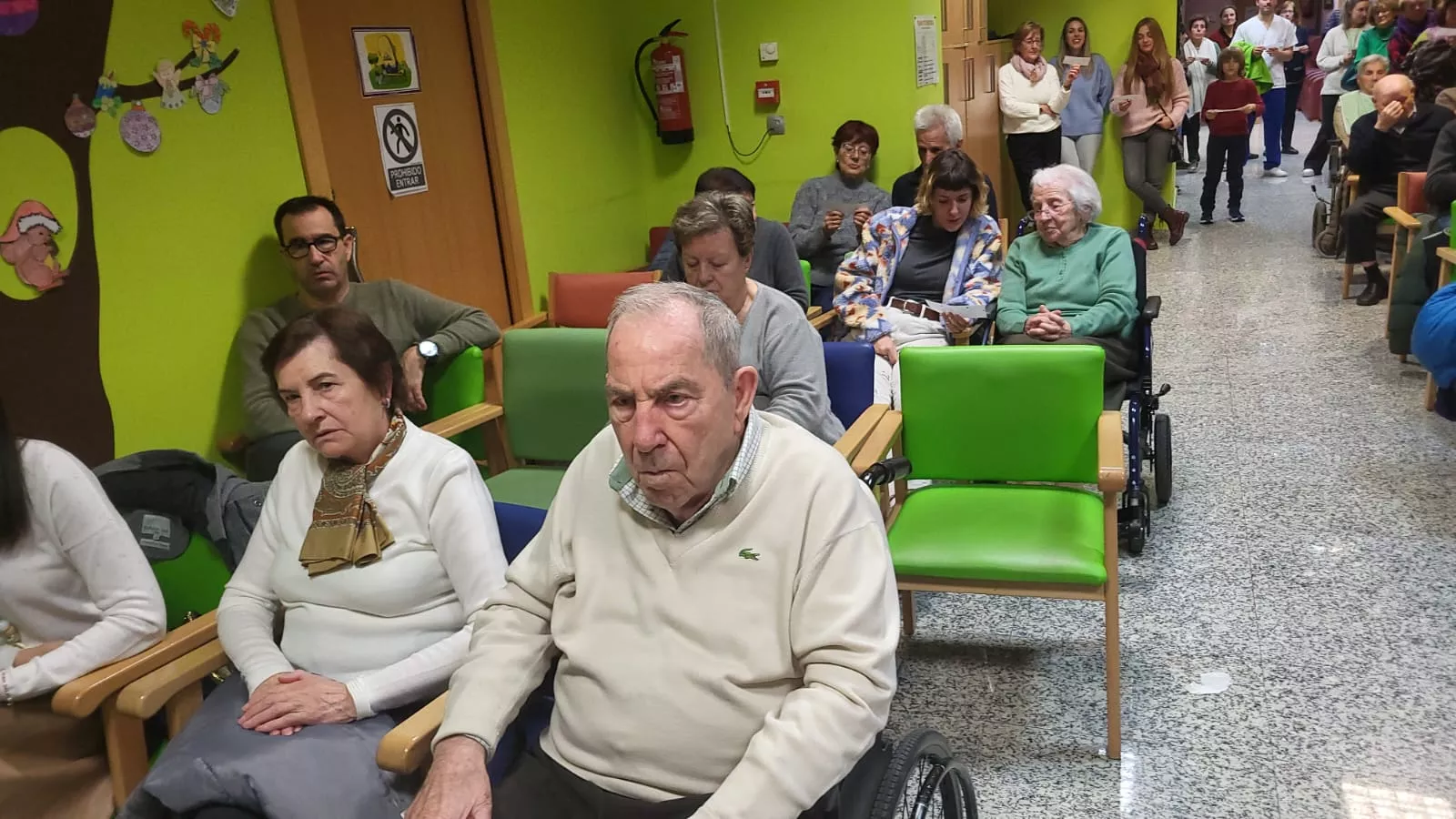 Brindis Navideño de Alzheimer Huesca en el Centro Recuerdos