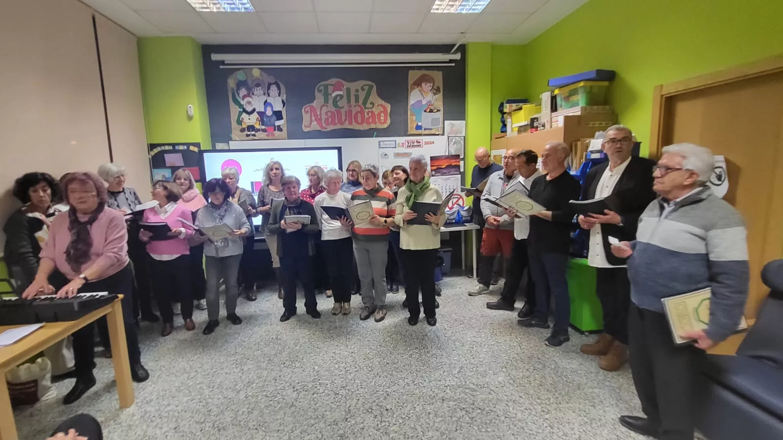 Brindis Navideño de Alzheimer Huesca en el Centro Recuerdos