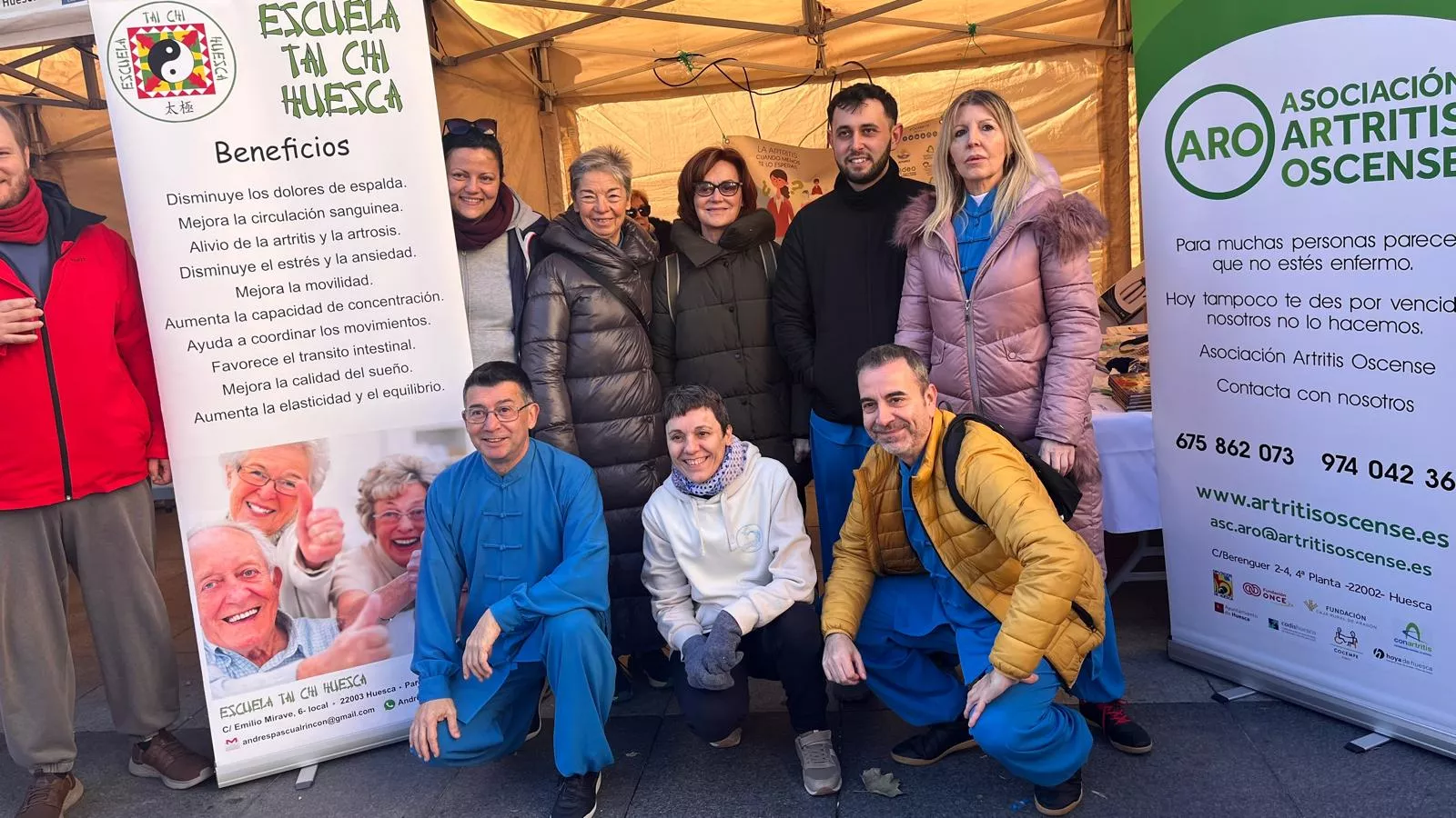 Feria Solidaria navideña en la plaza López Allué de Huesca. Foto Mercedes Manterola