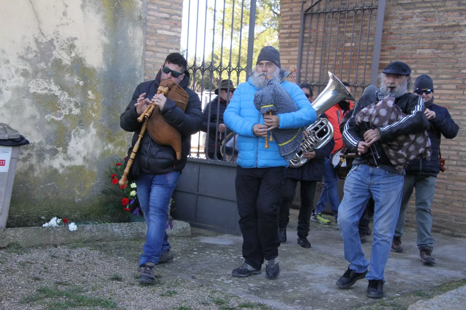 Círculo Republicano CRMAHU y CNT celebrando el décimo aniversario del Memorial 545. Foto Carlos Neofato
