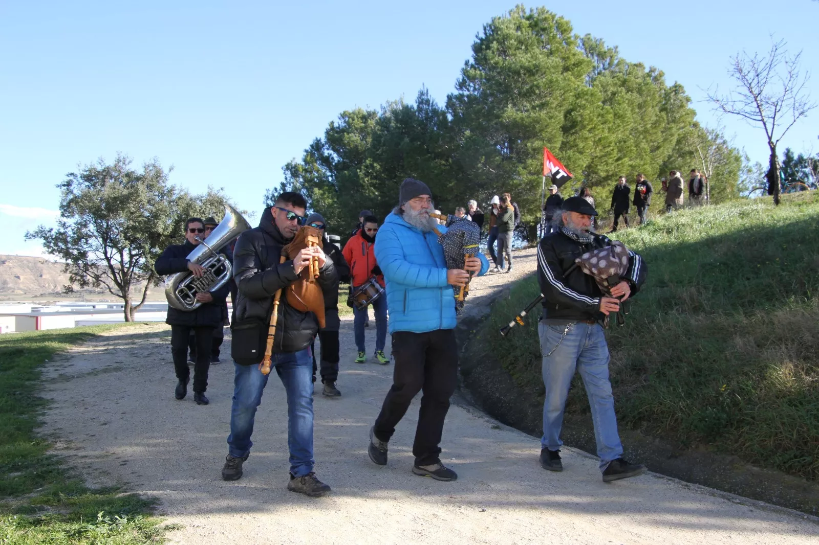 Círculo Republicano CRMAHU y CNT celebrando el décimo aniversario del Memorial 545. Foto Carlos Neofato