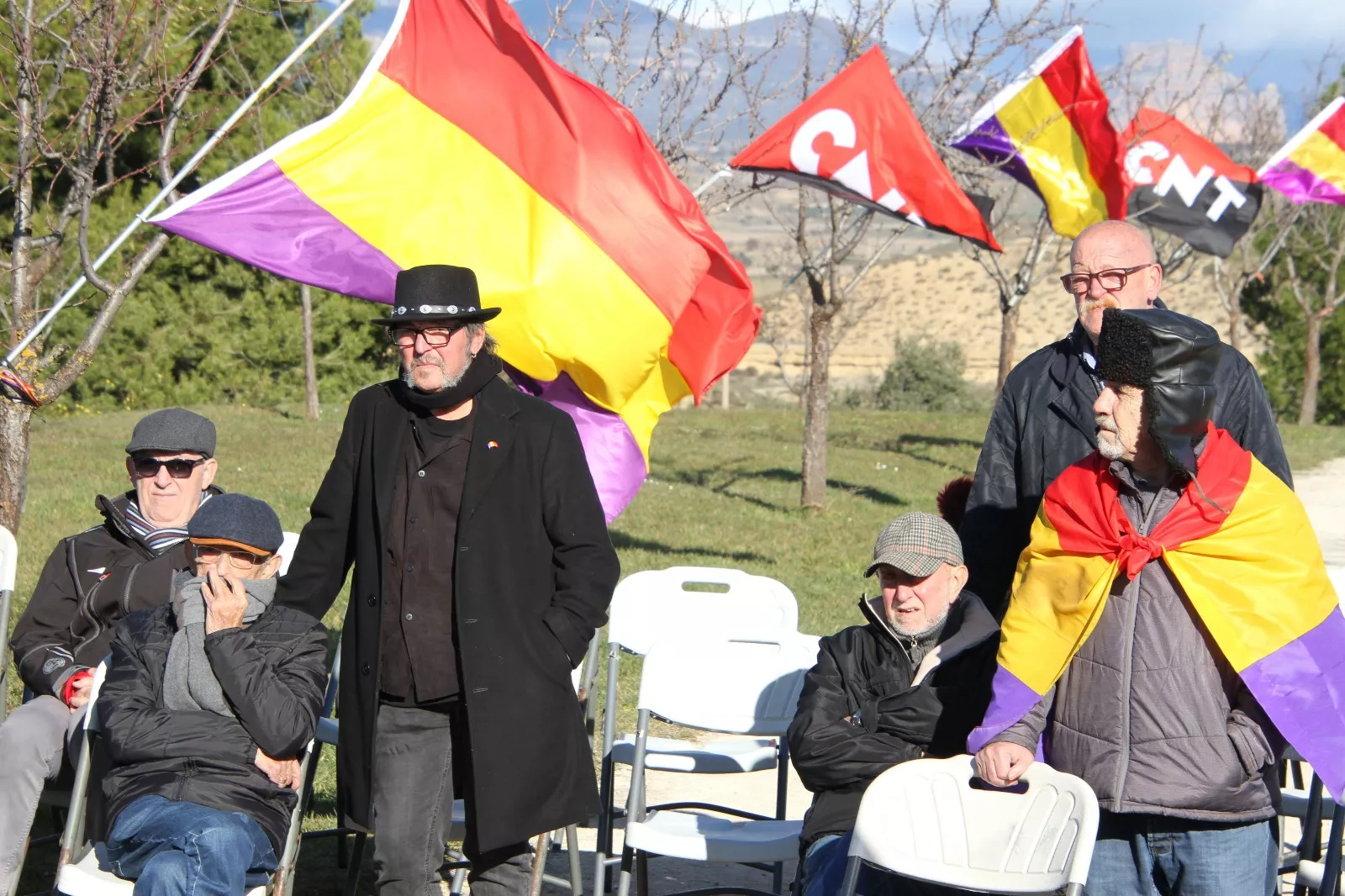 Círculo Republicano CRMAHU y CNT celebrando el décimo aniversario del Memorial 545. Foto Carlos Neofato