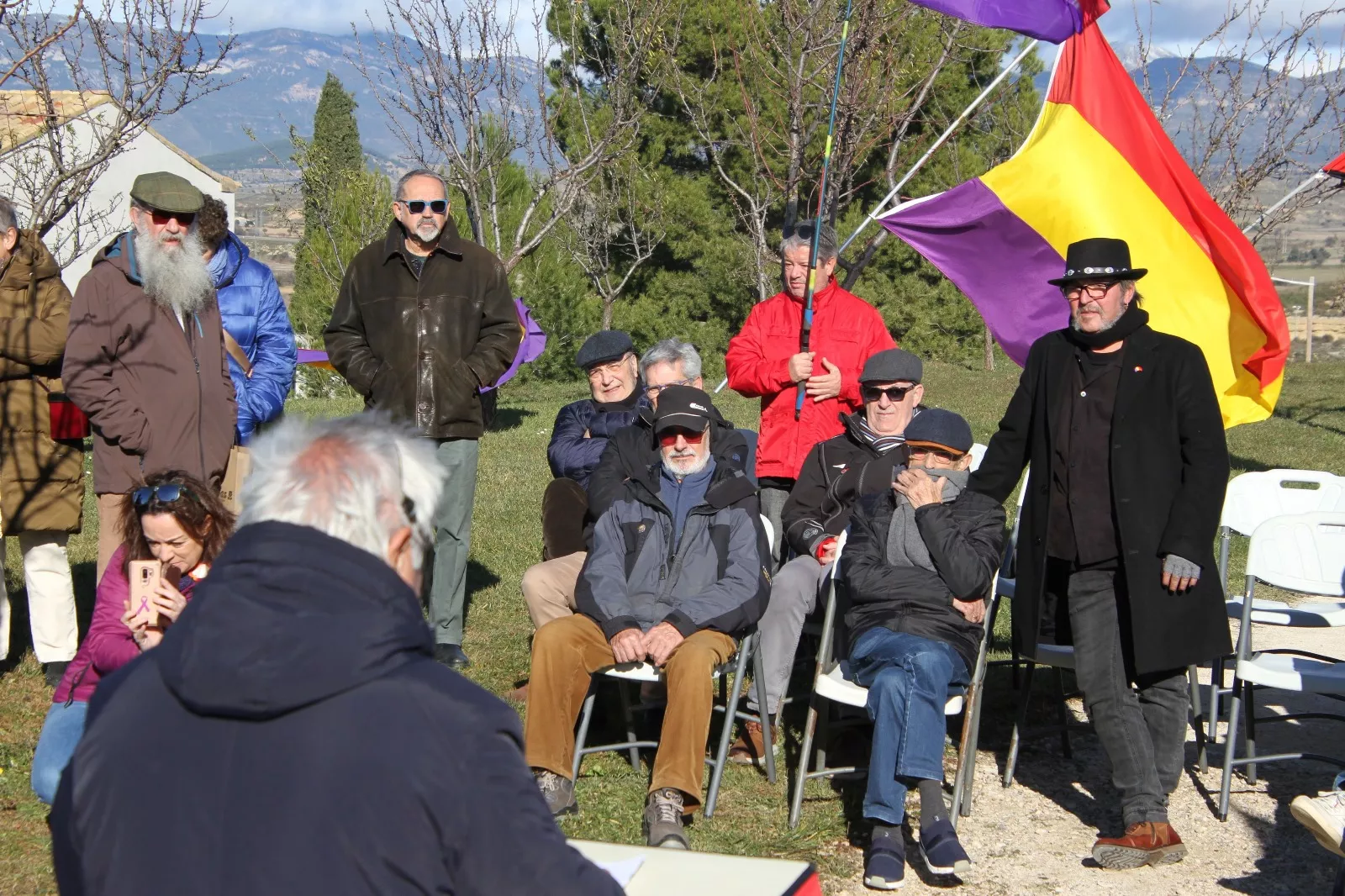 Círculo Republicano CRMAHU y CNT celebrando el décimo aniversario del Memorial 545. Foto Carlos Neofato