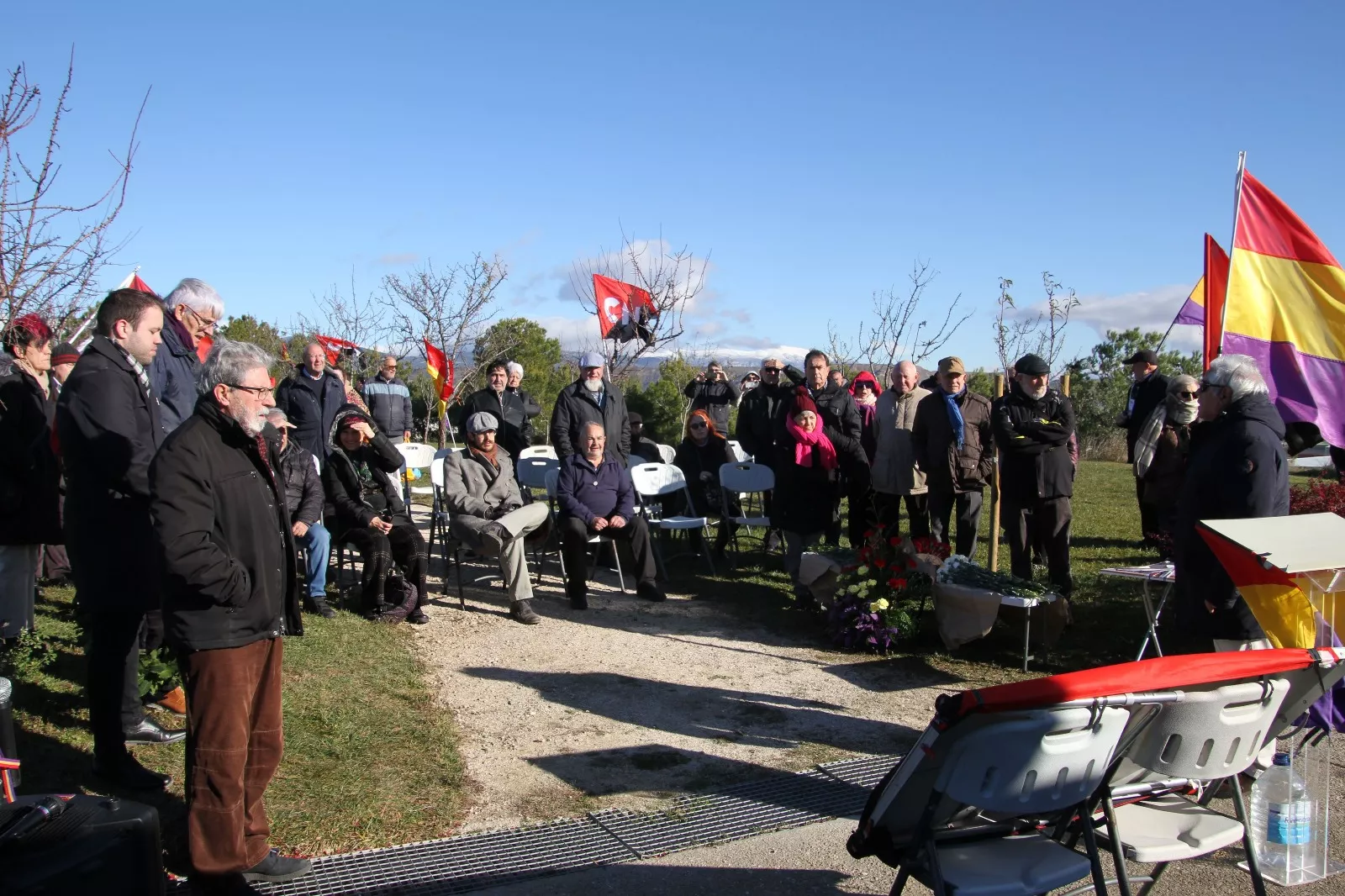 Círculo Republicano CRMAHU y CNT celebrando el décimo aniversario del Memorial 545. Foto Carlos Neofato