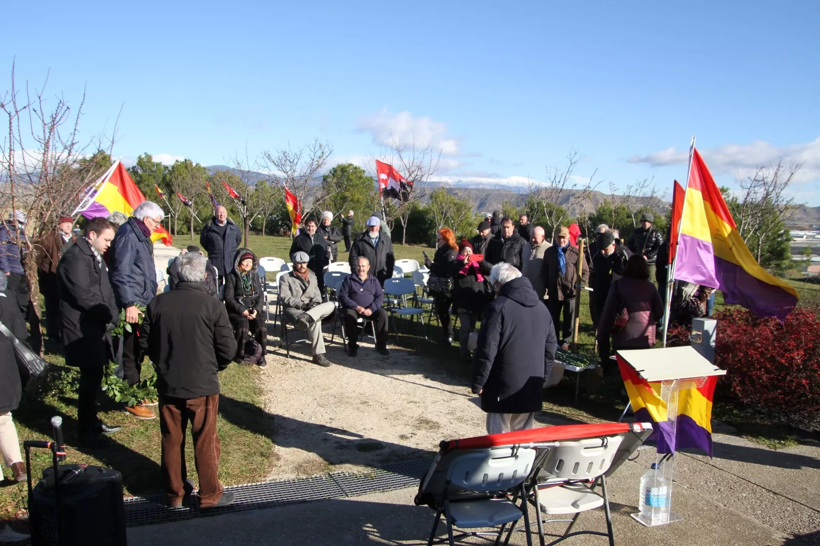 Círculo Republicano CRMAHU y CNT celebrando el décimo aniversario del Memorial 545. Foto Carlos Neofato