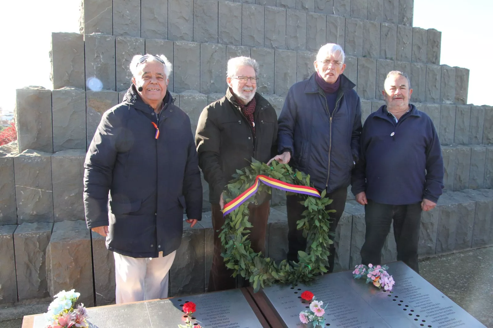 Círculo Republicano CRMAHU y CNT celebrando el décimo aniversario del Memorial 545. Foto Carlos Neofato