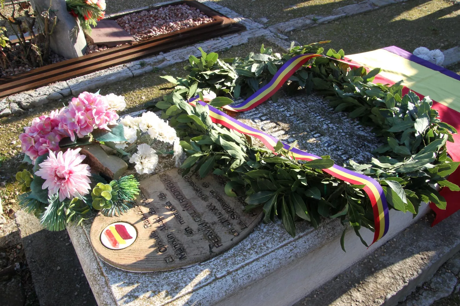 Círculo Republicano CRMAHU y CNT celebrando el décimo aniversario del Memorial 545. Foto Carlos Neofato