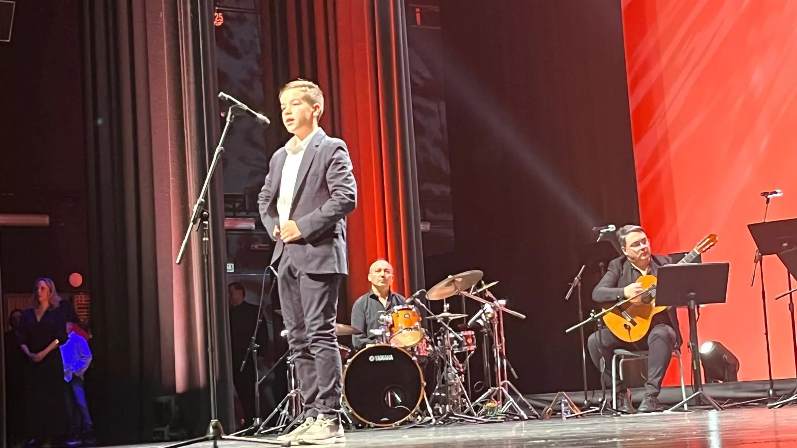 Décima gala de jota Amigos de Roberto a beneficio de Aspanoa. Foto Mercedes Manterola