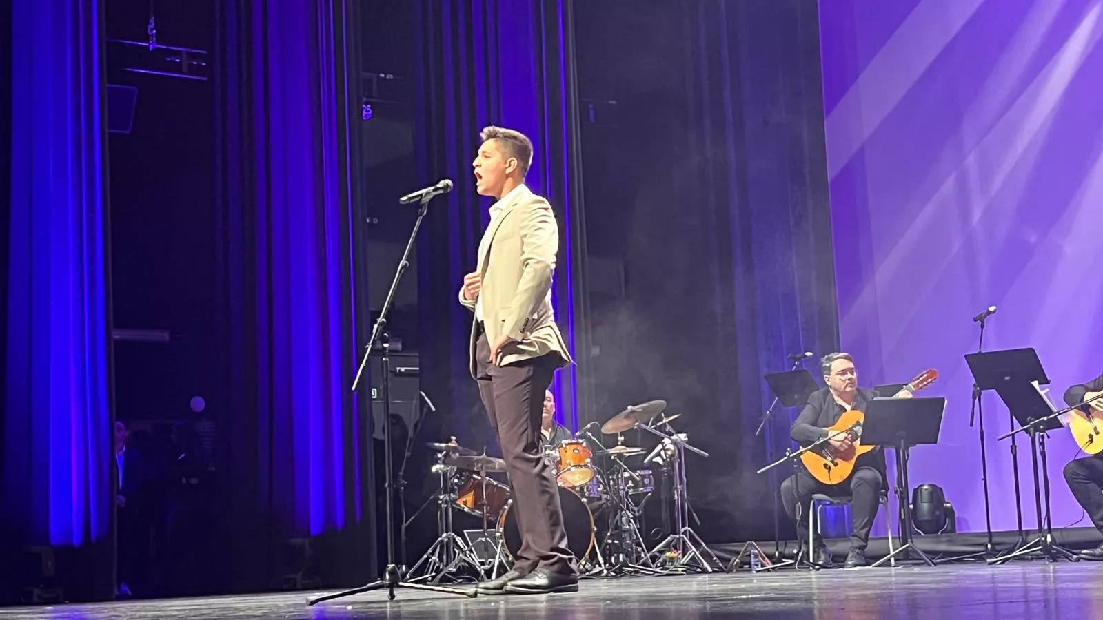 Décima gala de jota Amigos de Roberto a beneficio de Aspanoa. Foto Mercedes Manterola