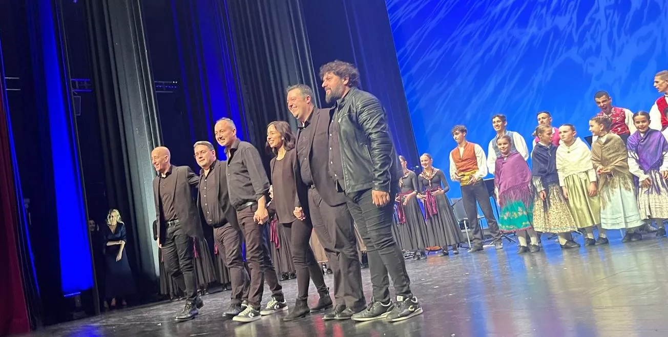 Décima gala de jota Amigos de Roberto a beneficio de Aspanoa. Foto Mercedes Manterola