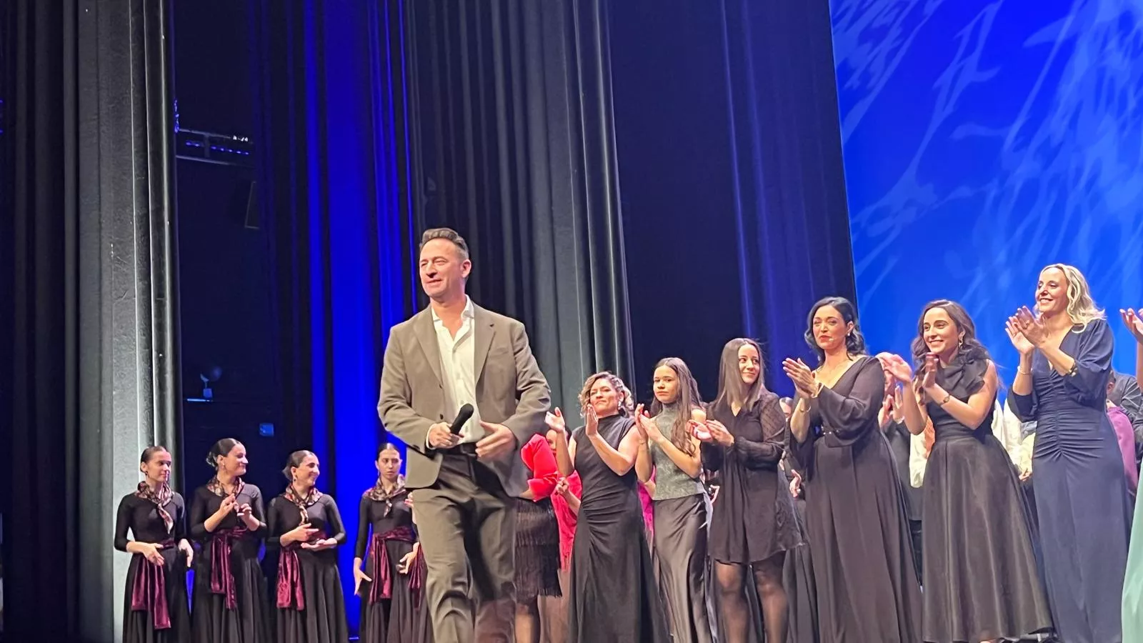 Décima gala de jota Amigos de Roberto a beneficio de Aspanoa. Foto Mercedes Manterola