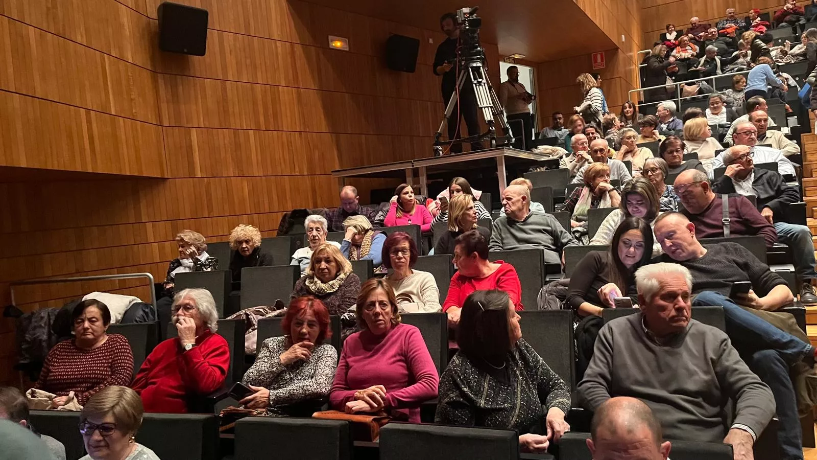 Décima gala de jota Amigos de Roberto a beneficio de Aspanoa. Foto Mercedes Manterola