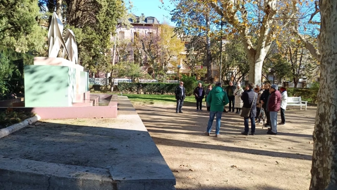 Parada en el Parque Miguel Servet. Parada en el Parque Miguel Servet.